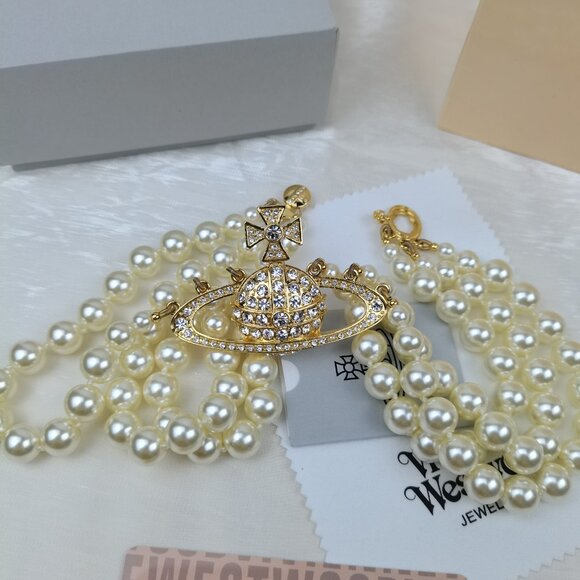 Vivienne Westwood Three Row Pearl Gold Bas Relief Choker Necklace - Picture 4 of 8